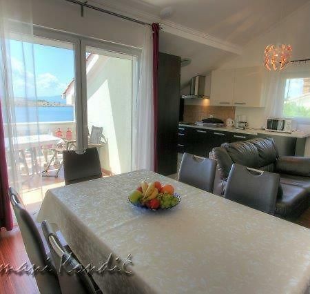 Apartman Kondic Omisalj Exterior photo