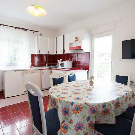 Apartman Kondic Omisalj Exterior photo