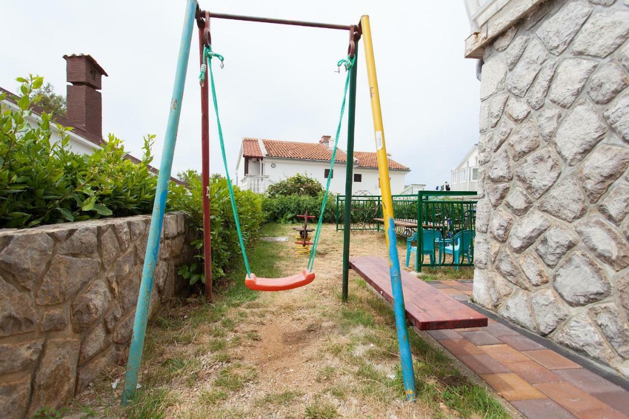 Apartman Kondic Omisalj Exterior photo