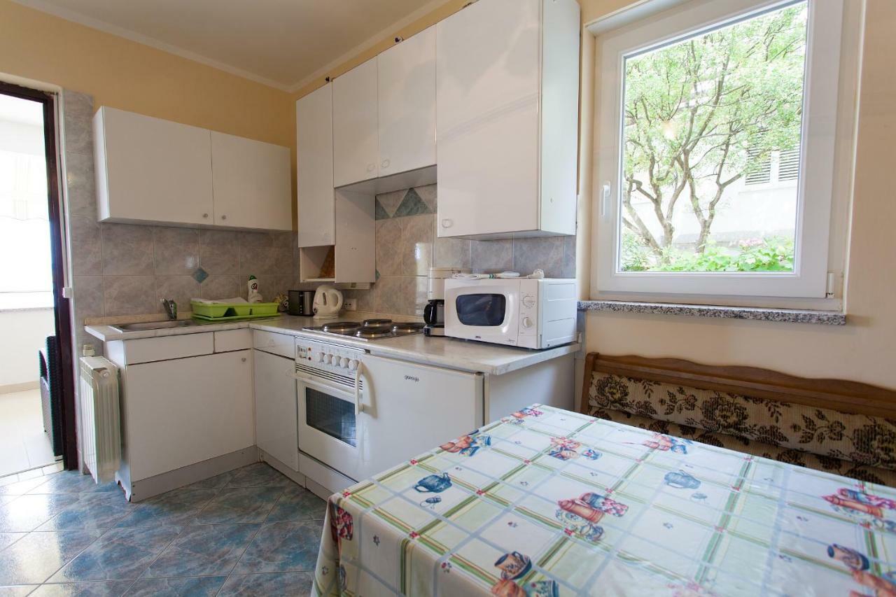 Apartman Kondic Omisalj Exterior photo