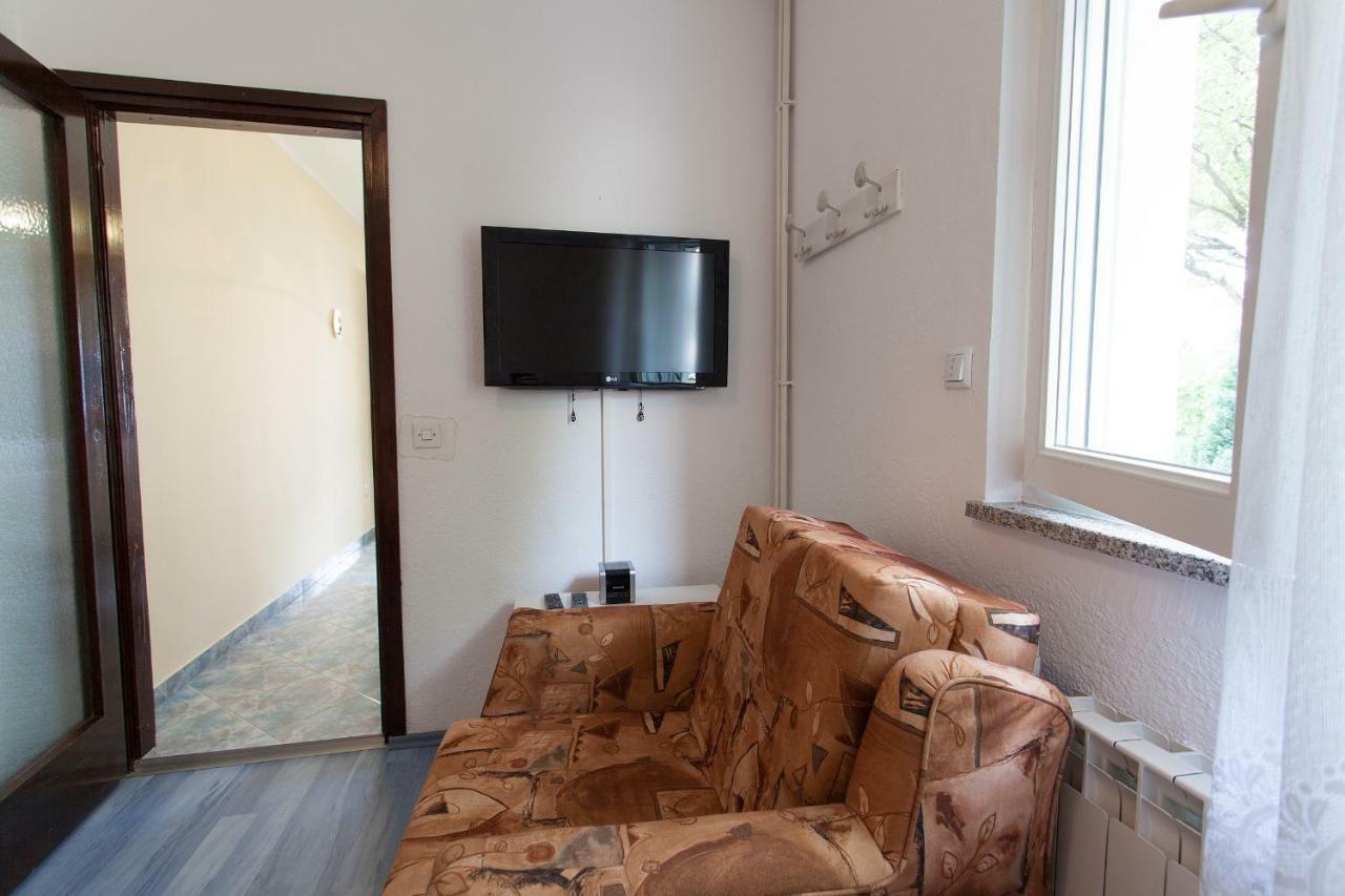 Apartman Kondic Omisalj Exterior photo