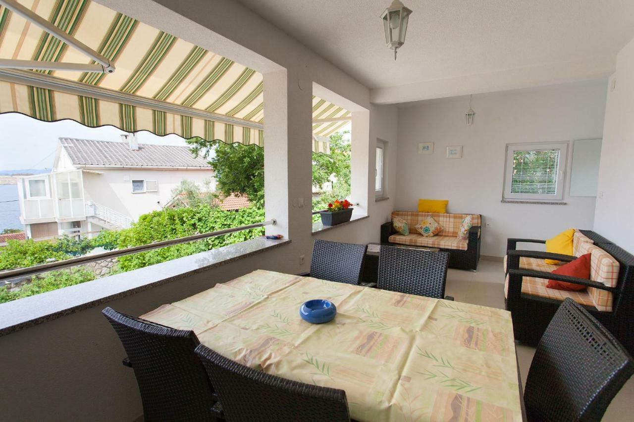 Apartman Kondic Omisalj Exterior photo
