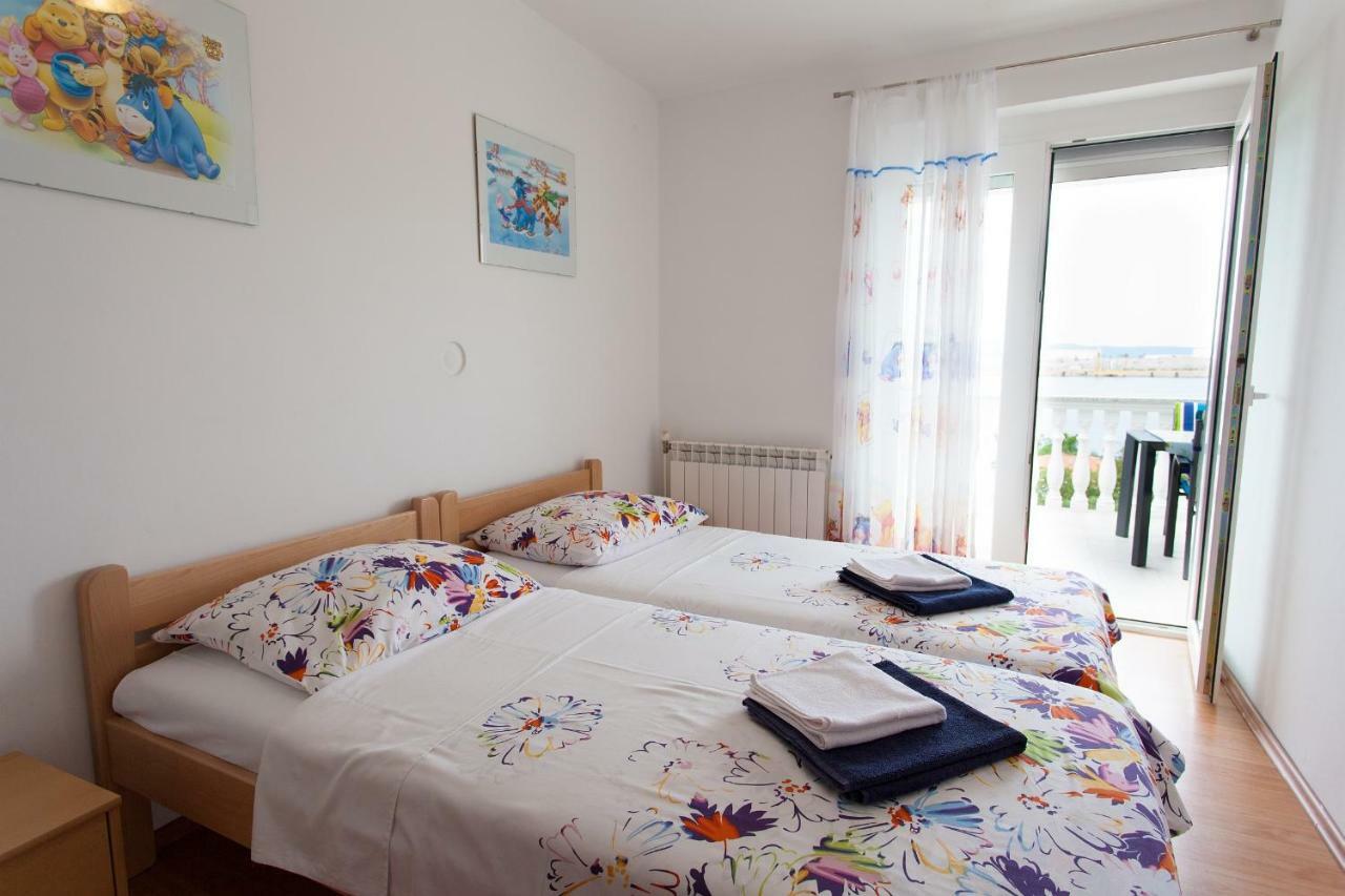 Apartman Kondic Omisalj Exterior photo